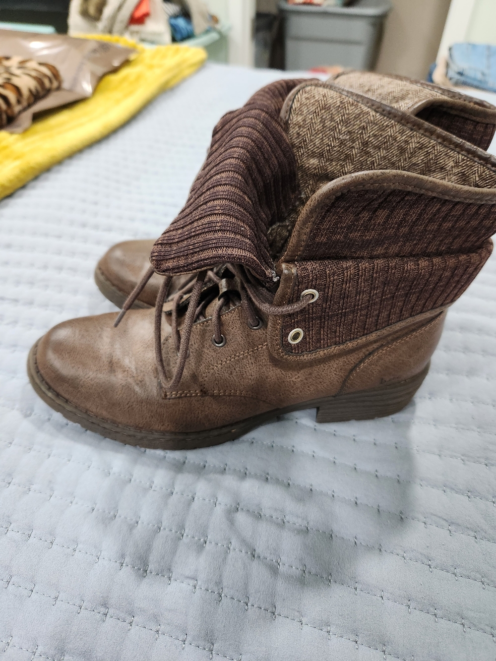 b.o.c. Brown Fold-Over Lace-Up Ankle Boots Nwot